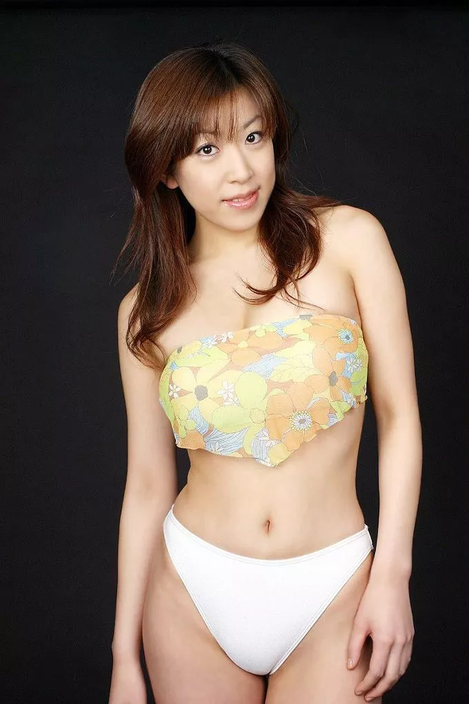 日本美女川原洋子激情内衣系列写真18P