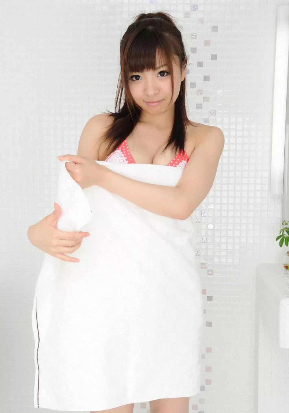 日本清纯小美女的童颜巨胸诱惑写真30P