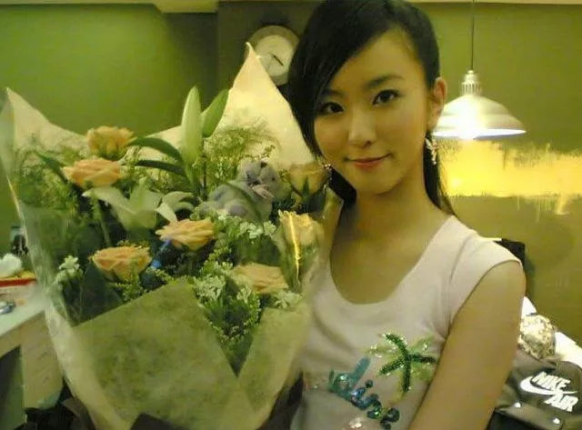 台湾网络美少女周晓涵生活写真11P