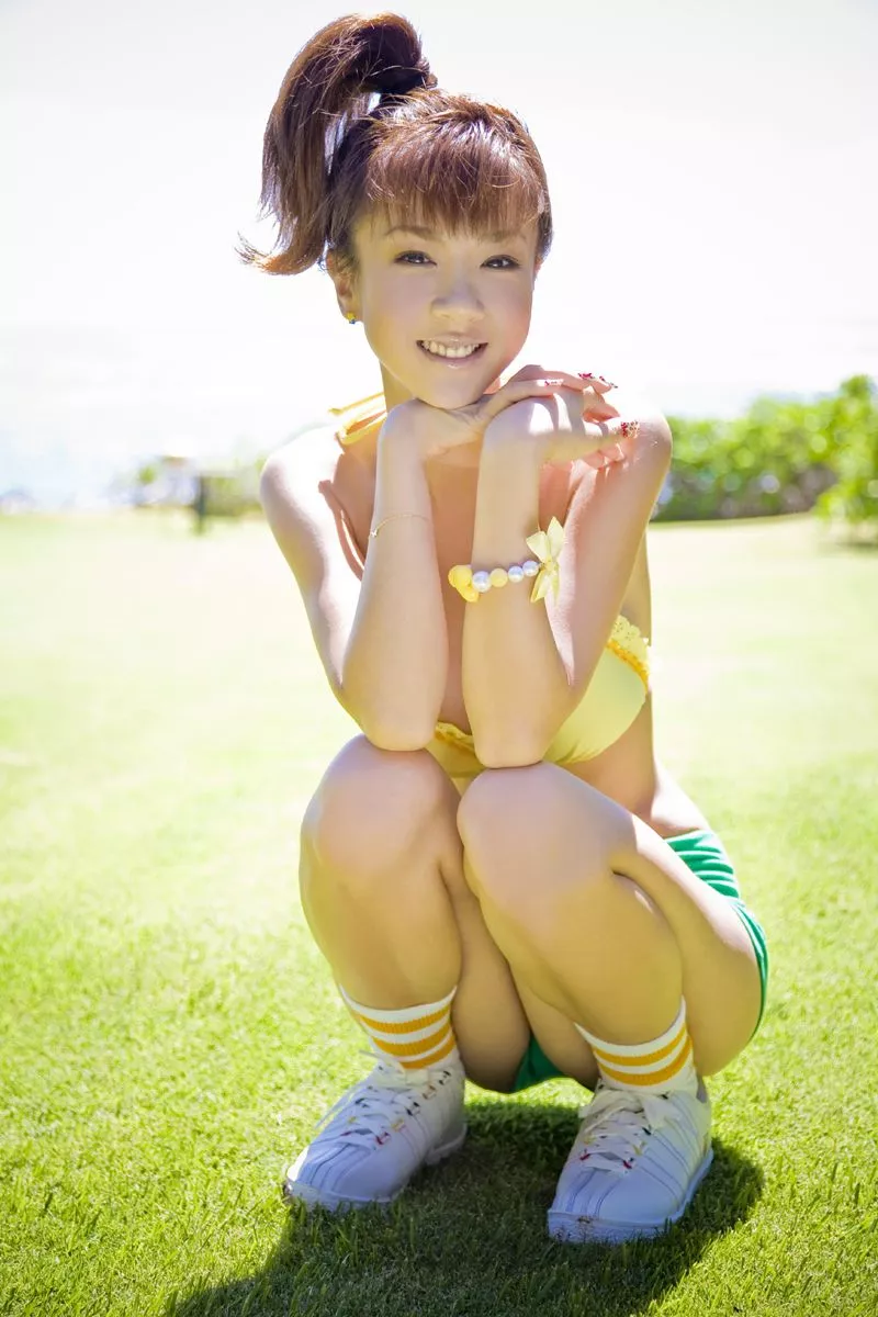日本知名女优性感内衣写真10P