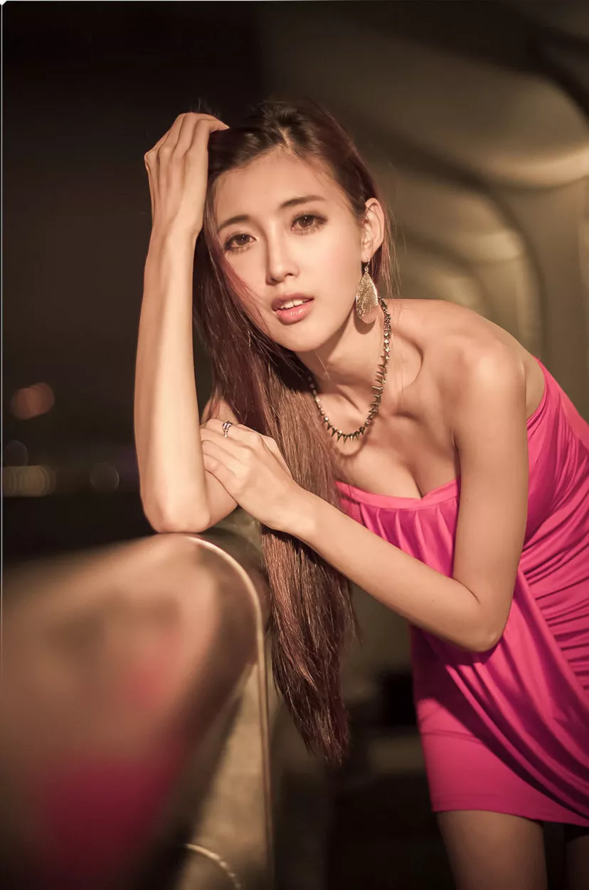 台湾优质女神廖挺伶清爽极品系列写真52P