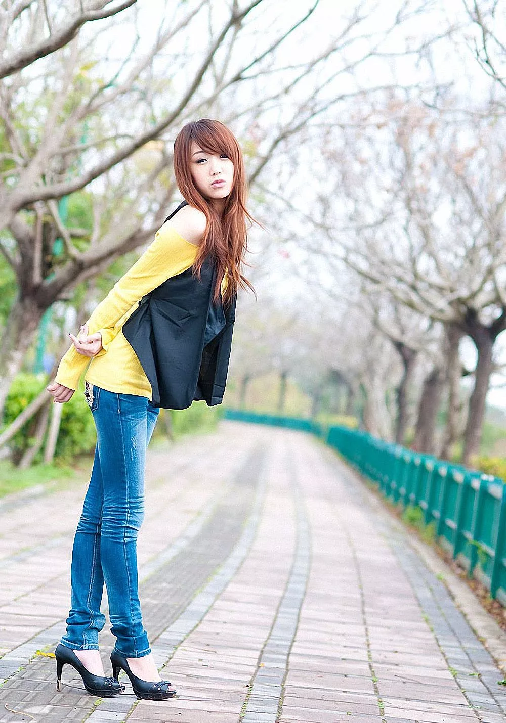 台湾妹妹妤涵台中都会公园清新写真10P