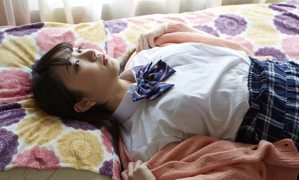 日本美女艺人椎名香奈江海量性感内衣系列写真100P