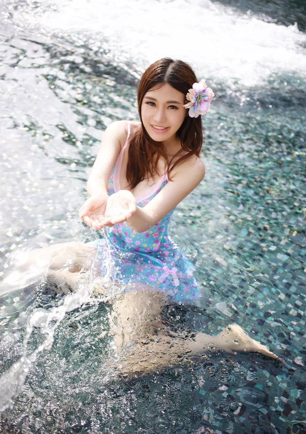 XiuRen第188期_嫩模绮里嘉ula性感美胸大尺度写真50P