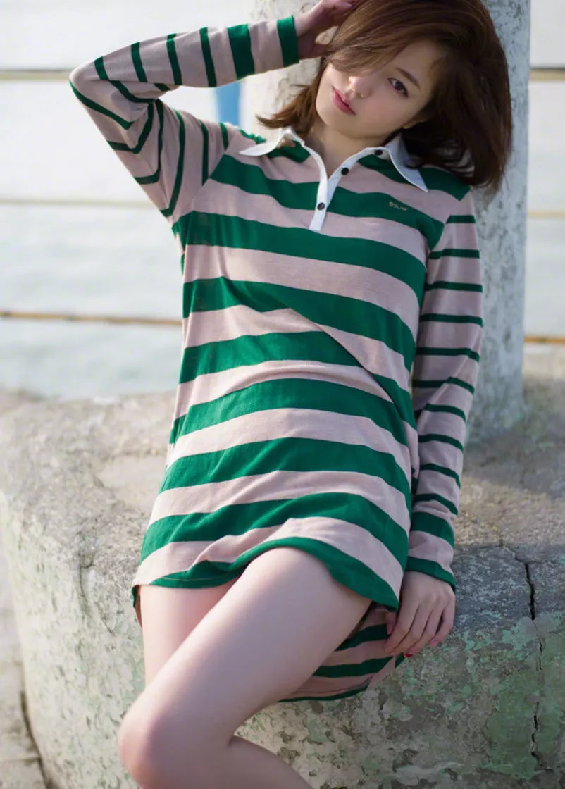 日本氧气美女杉本有美居家白皙性感写真34P