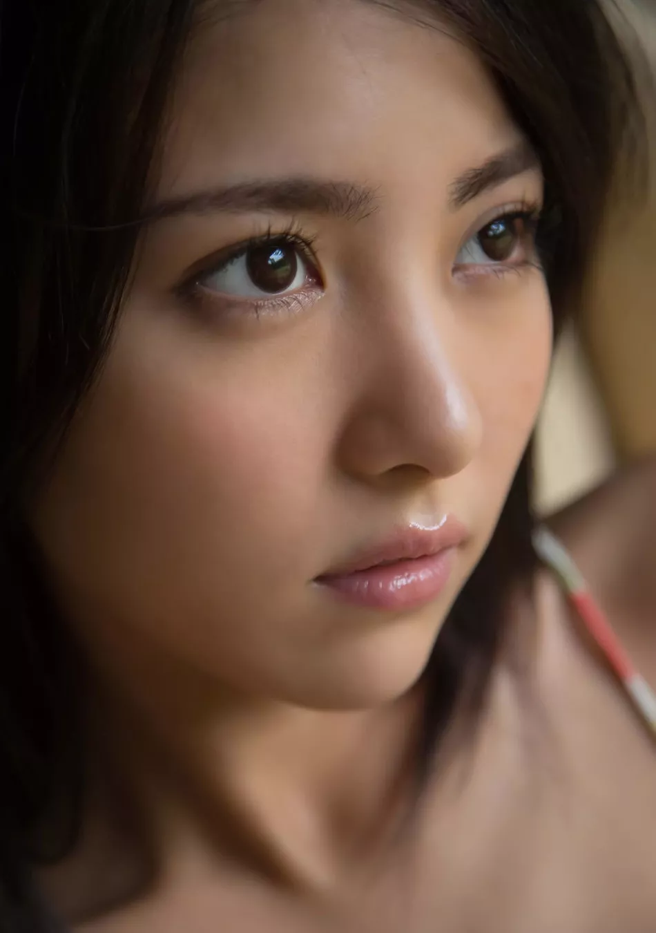 日本人气嫩模石川恋白皙美肌娇美写真24P
