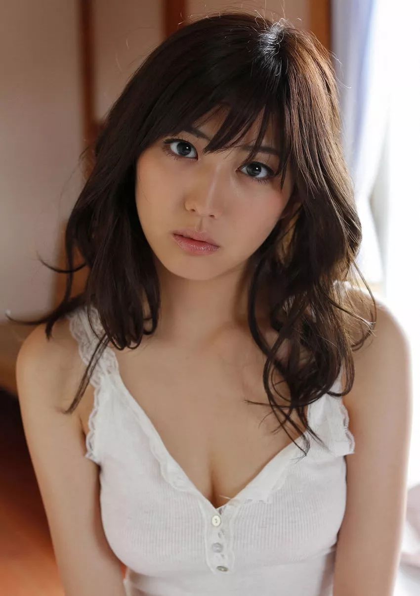 日本宅男女神岩﨑名美清新家居写真36P