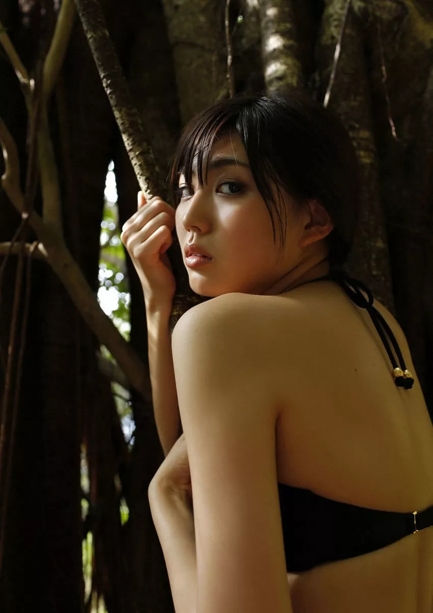 日本宅男女神岩﨑名美清新家居写真36P
