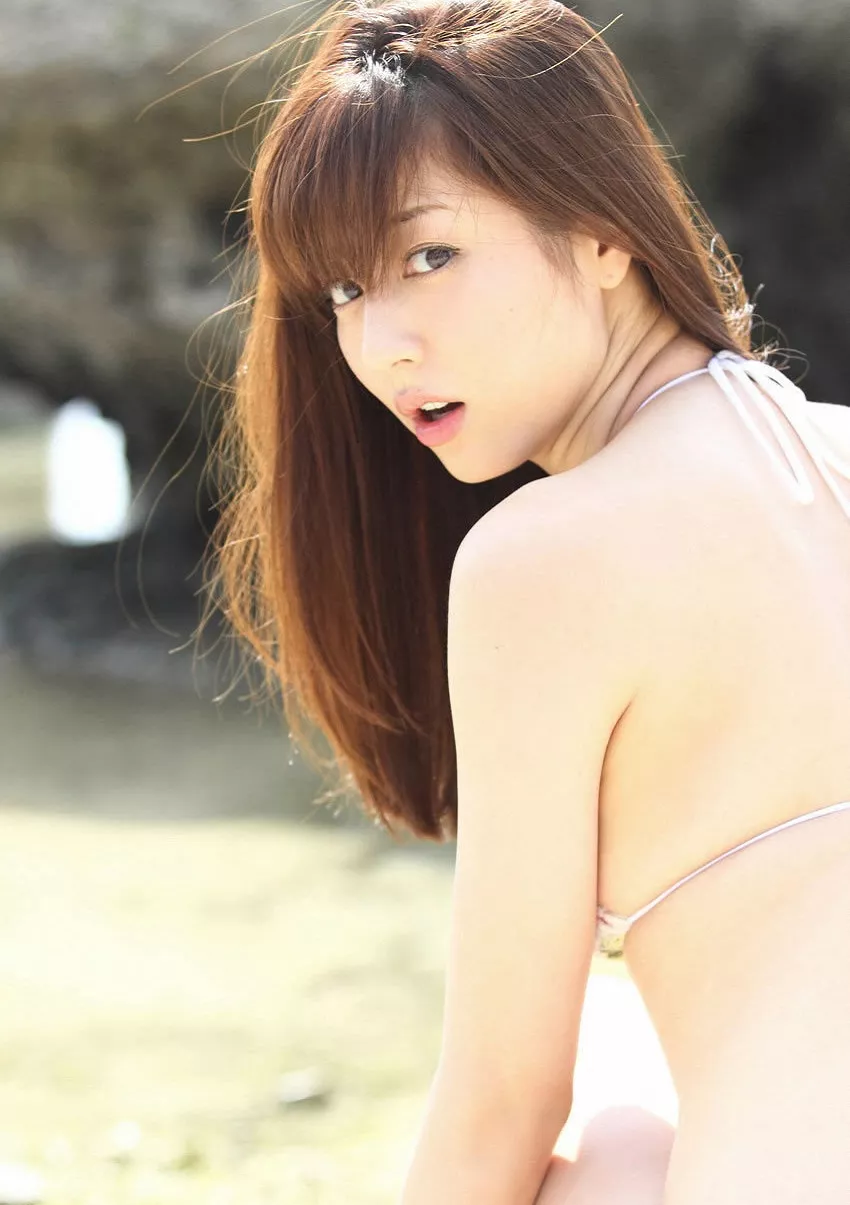 日本人气嫩模杉本有美湿身诱惑性感大片21P
