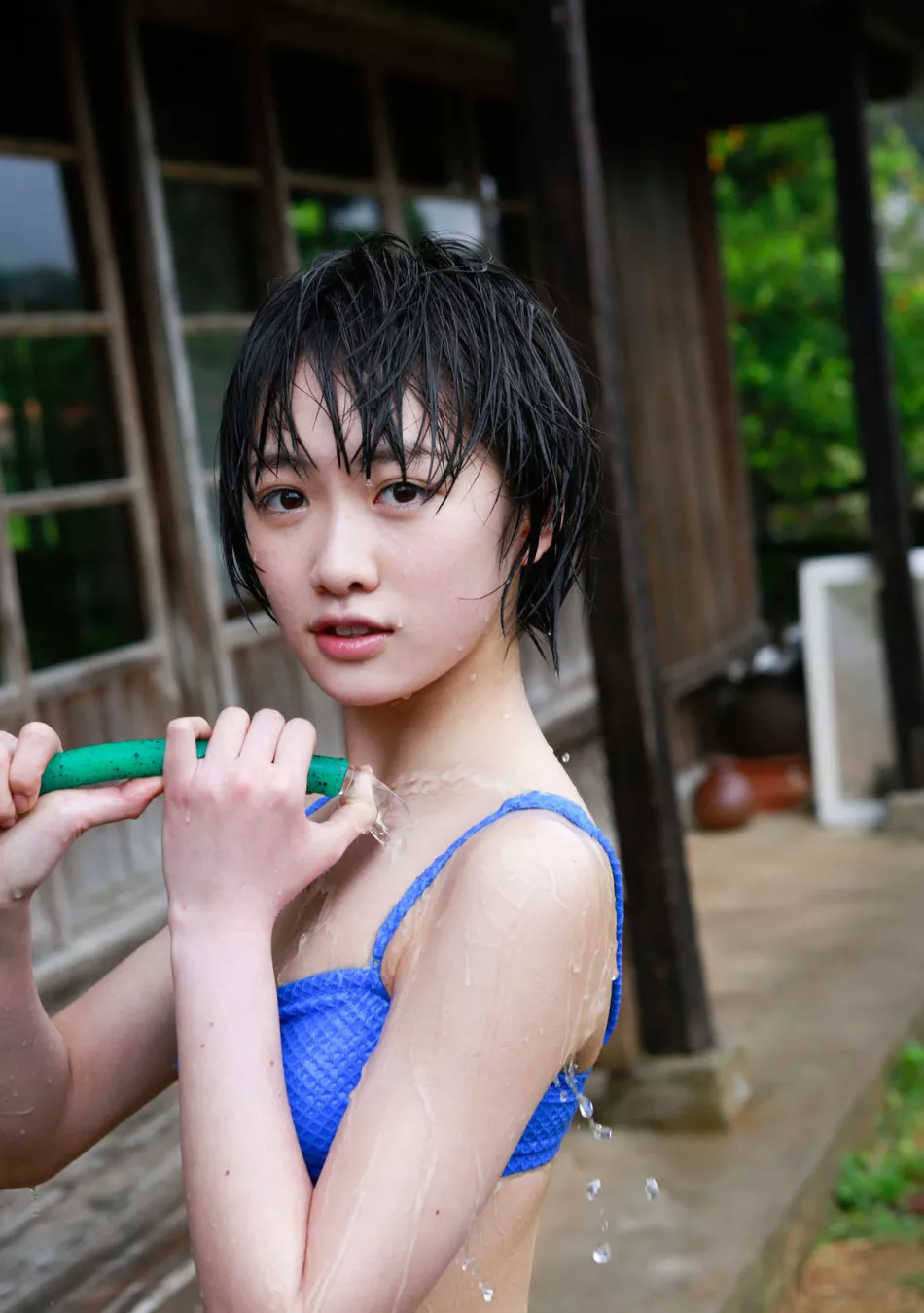 日本16岁少女偶像工藤遥清新短发写真18P