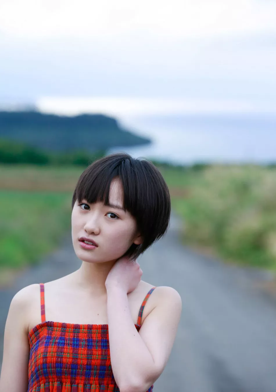 日本16岁少女偶像工藤遥清新短发写真18P