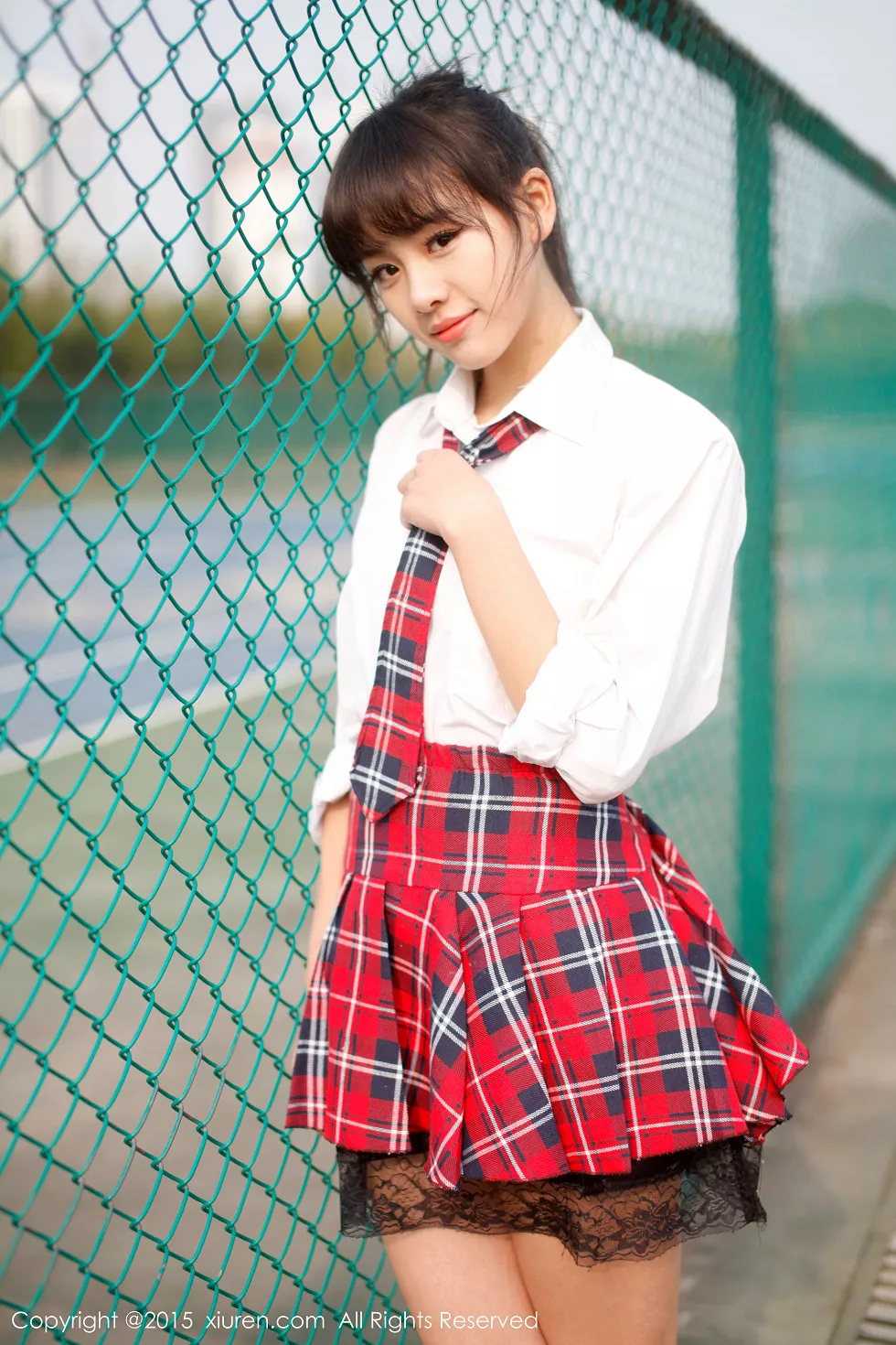 XiuRen第318期_嫩模美女七米baby红色格子裙学生装性感写真112P