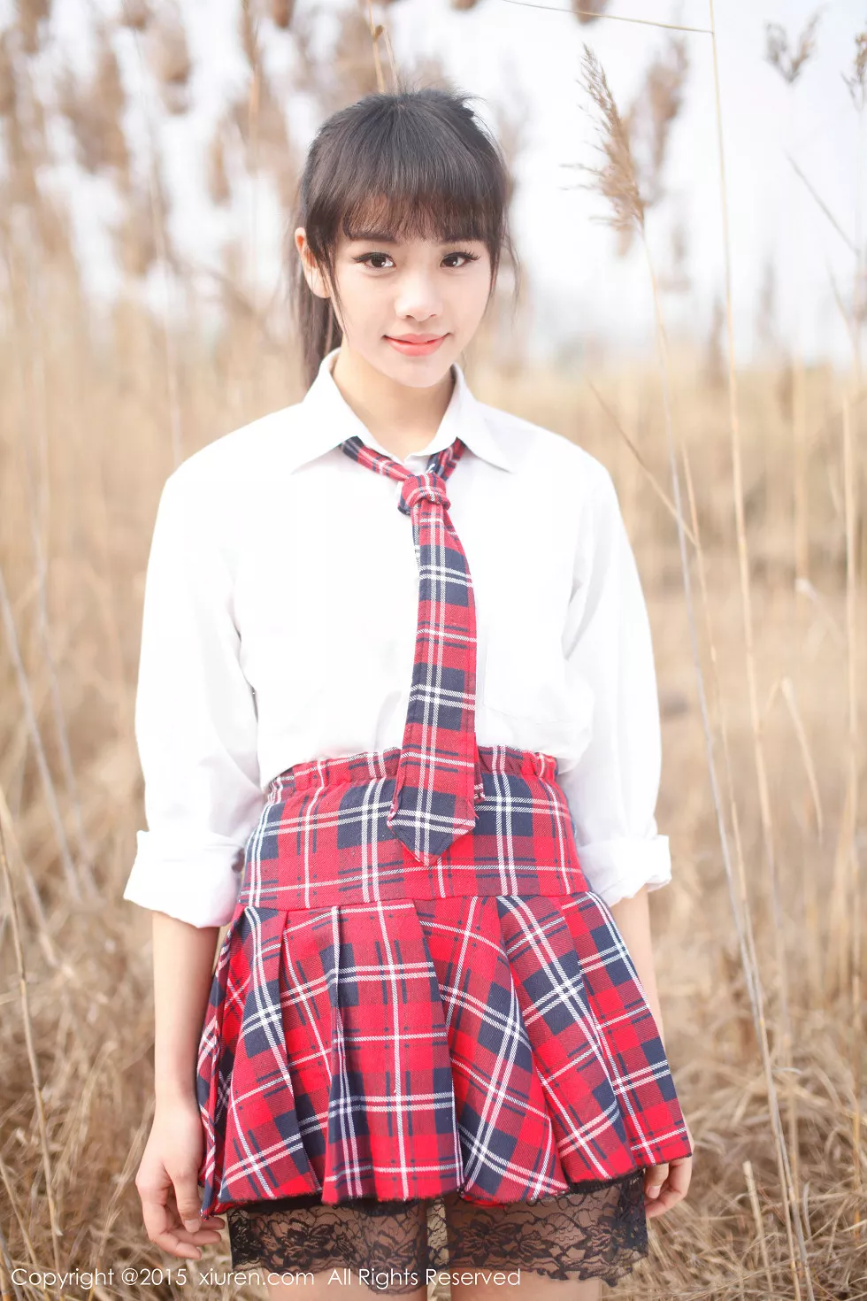 XiuRen第318期_嫩模美女七米baby红色格子裙学生装性感写真112P