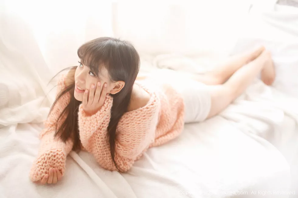 XiuRen第318期_嫩模美女七米baby红色格子裙学生装性感写真112P