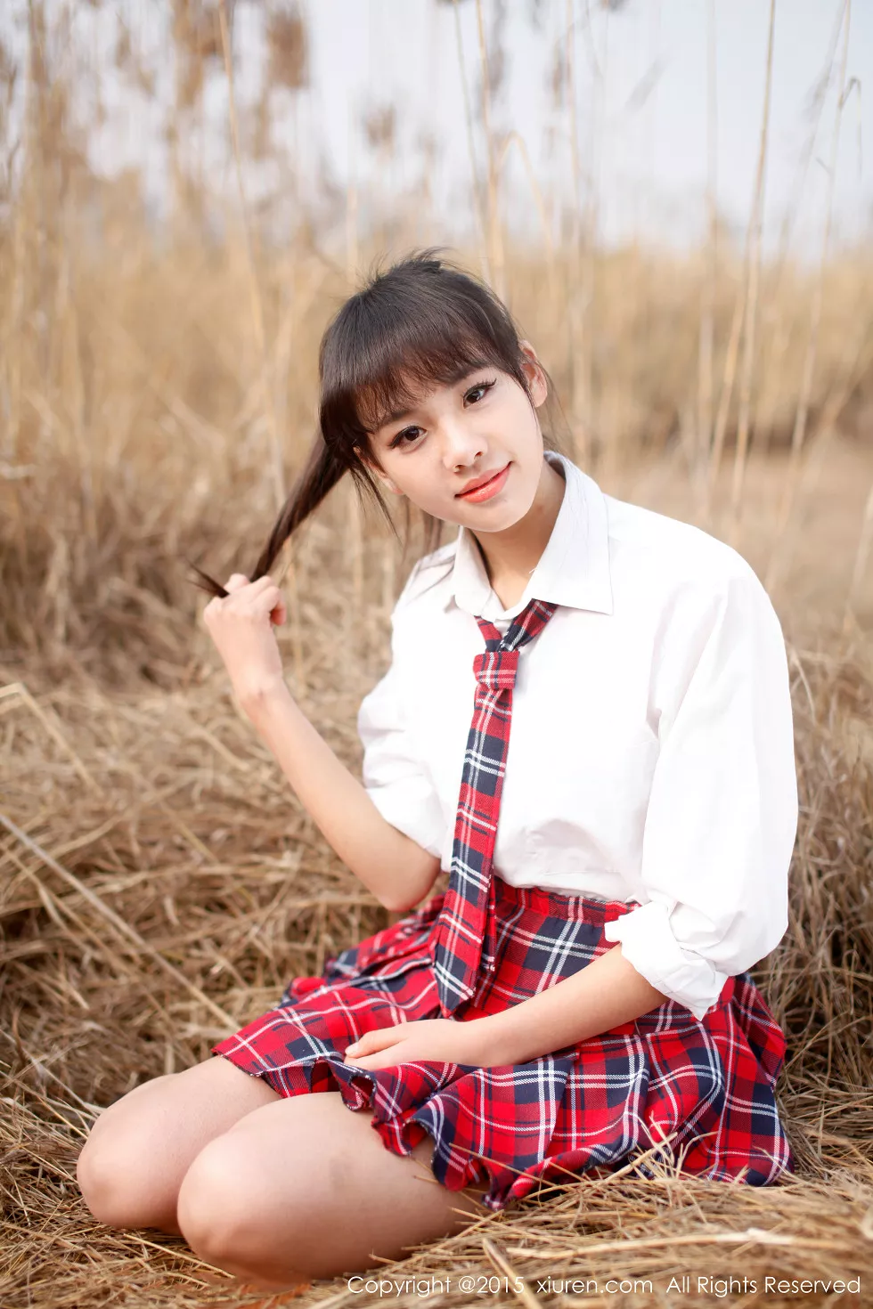 XiuRen第318期_嫩模美女七米baby红色格子裙学生装性感写真112P