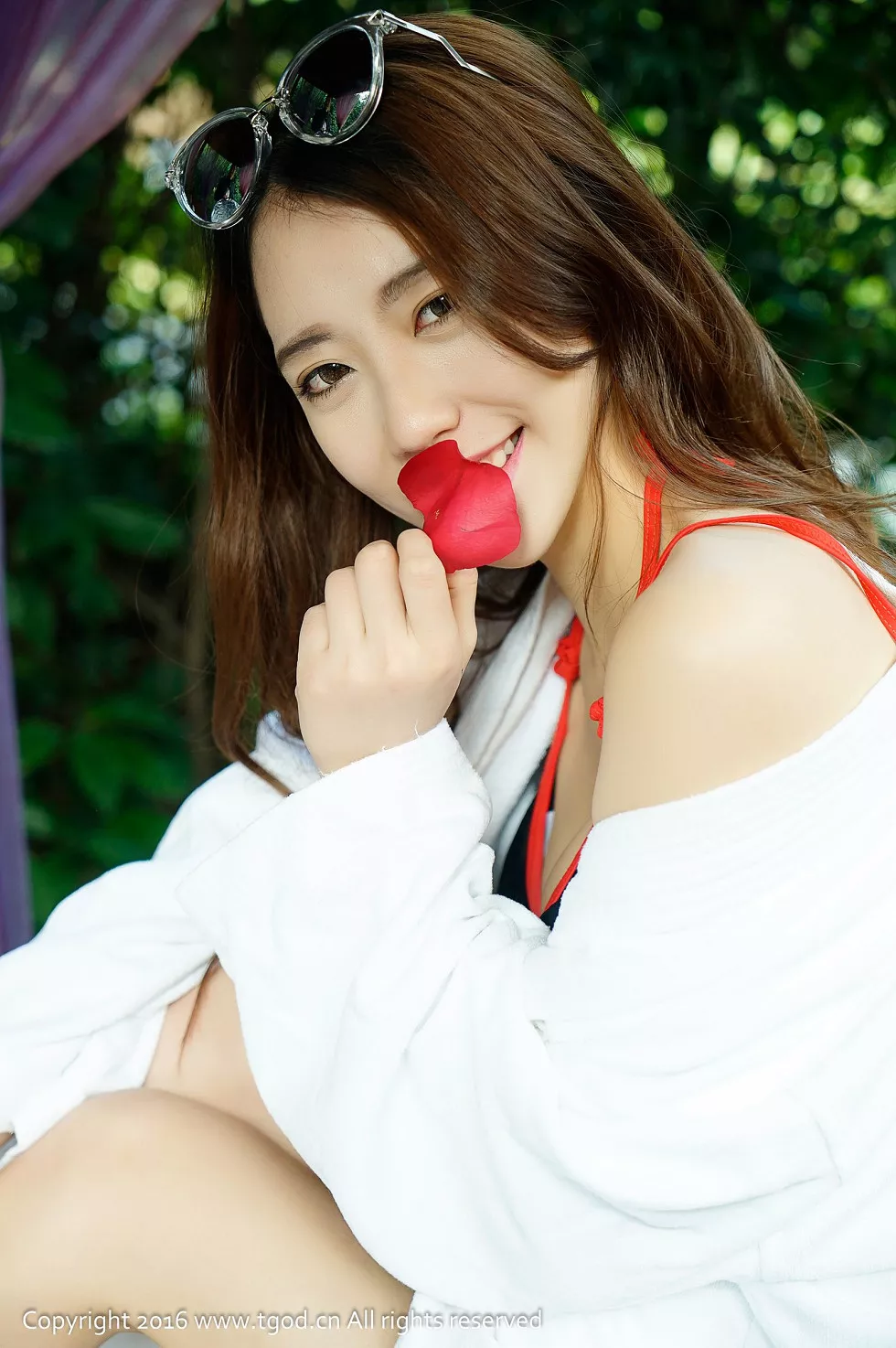 [TGOD推女神]2015.01.13_嫩模邓雪Sweet御水温泉旅拍美胸豪乳诱惑写真52P