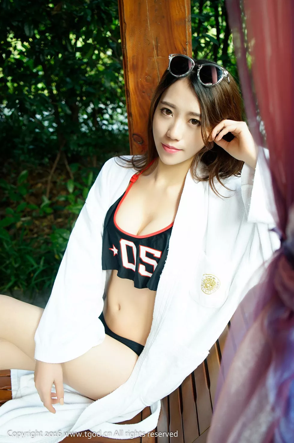 [TGOD推女神]2015.01.13_嫩模邓雪Sweet御水温泉旅拍美胸豪乳诱惑写真52P