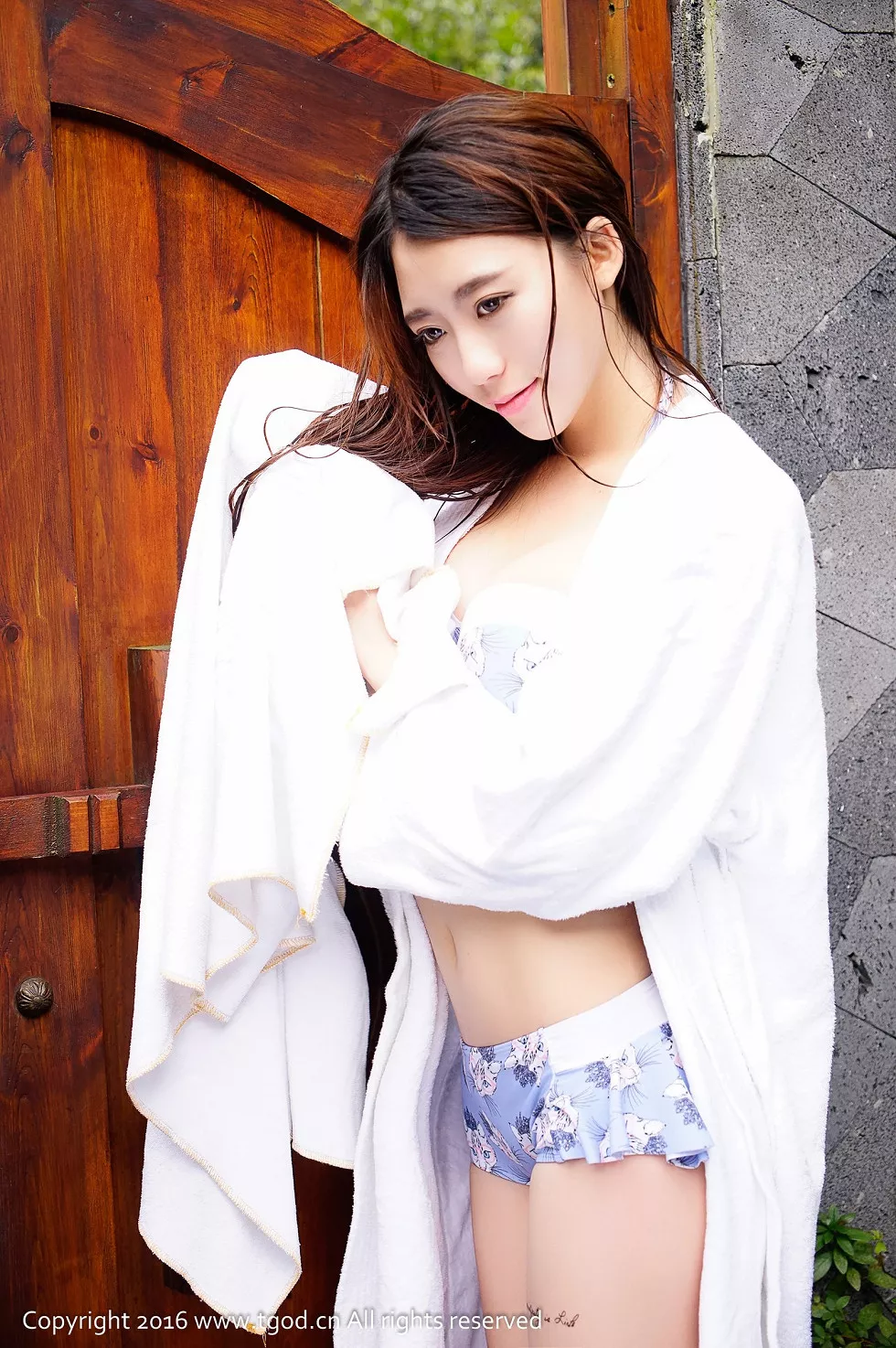 [TGOD推女神]2015.01.15_嫩模邓雪Sweet御水温泉旅拍蕾丝内裤诱惑写真49P