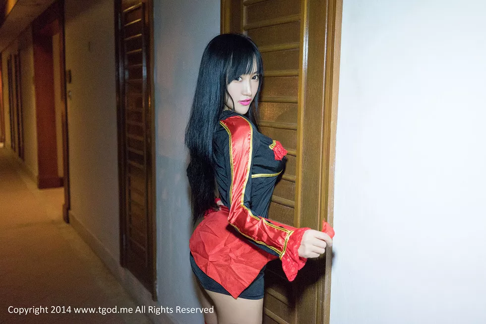 [TGOD推女神]2015.02.03_嫩模杨上萱黑色蕾丝内衣现乳贴极品豪乳诱惑写真50P
