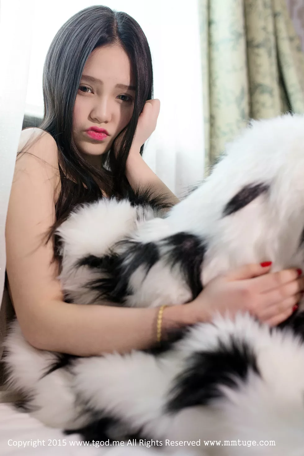 [TGOD推女神]2015.03.05_可爱女神佩佩Cassie皮草VS白衬衣黑色内衣写真57P