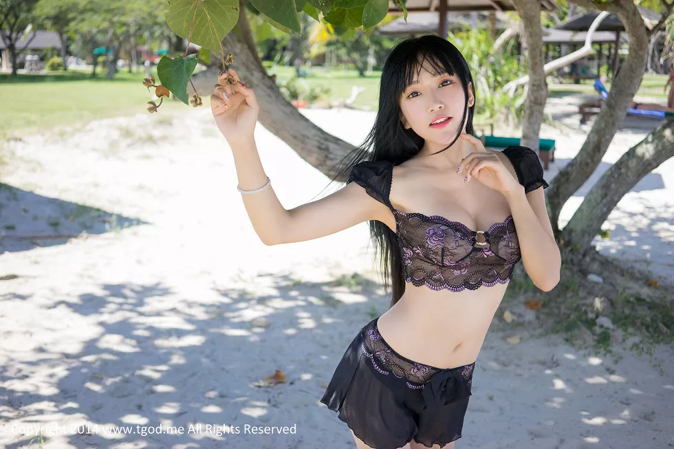 [TGOD推女神]2015.02.03_嫩模杨上萱黑色蕾丝内衣现乳贴极品豪乳诱惑写真50P