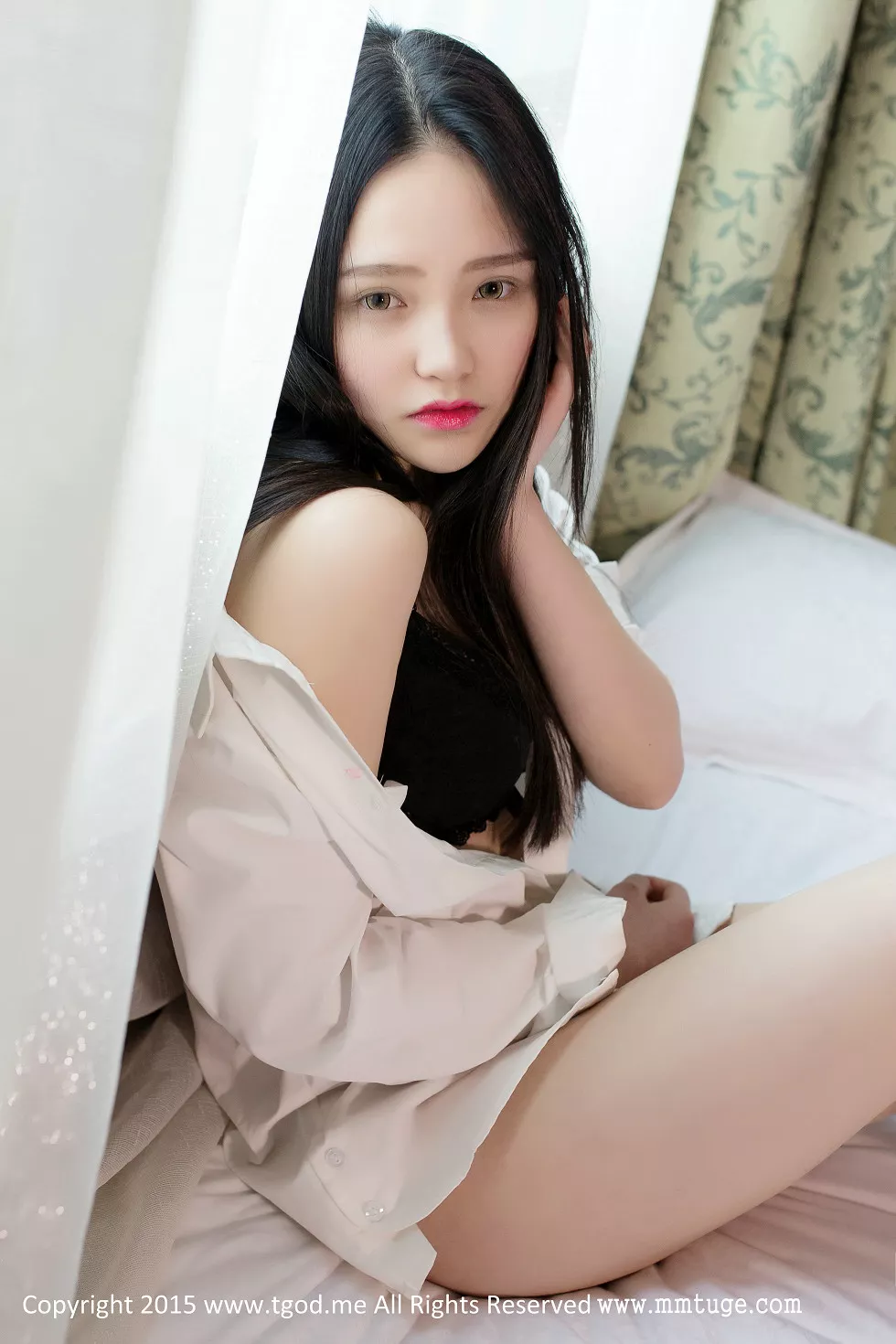 [TGOD推女神]2015.03.05_可爱女神佩佩Cassie皮草VS白衬衣黑色内衣写真57P