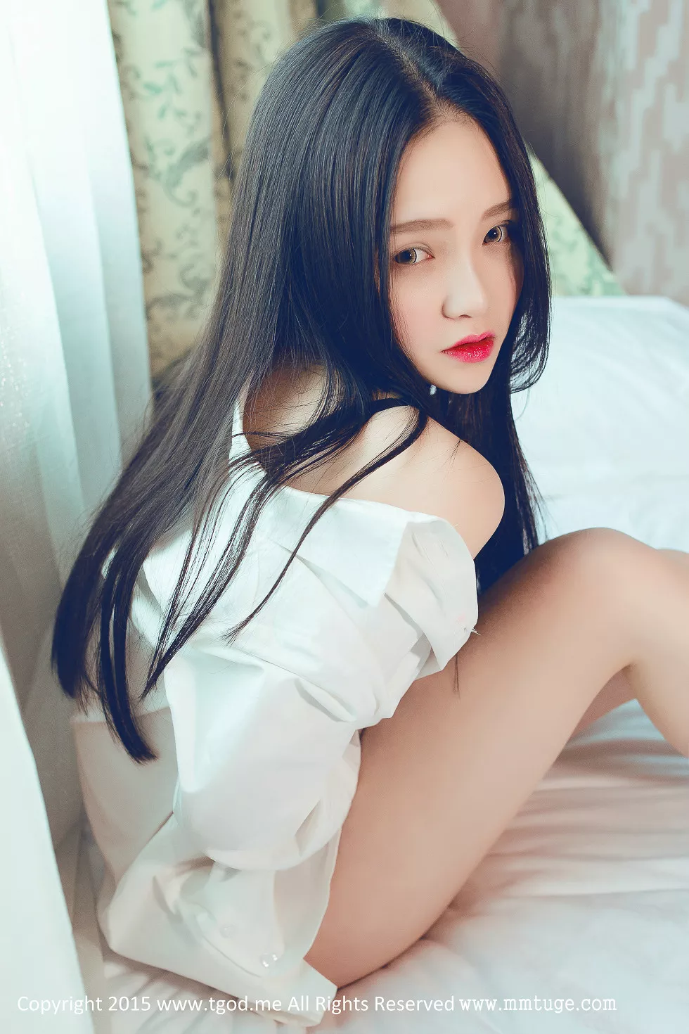 [TGOD推女神]2015.03.05_可爱女神佩佩Cassie皮草VS白衬衣黑色内衣写真57P