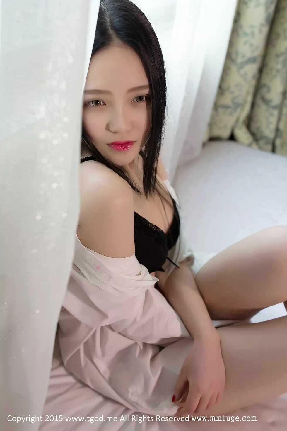 [TGOD推女神]2015.03.05_可爱女神佩佩Cassie皮草VS白衬衣黑色内衣写真57P