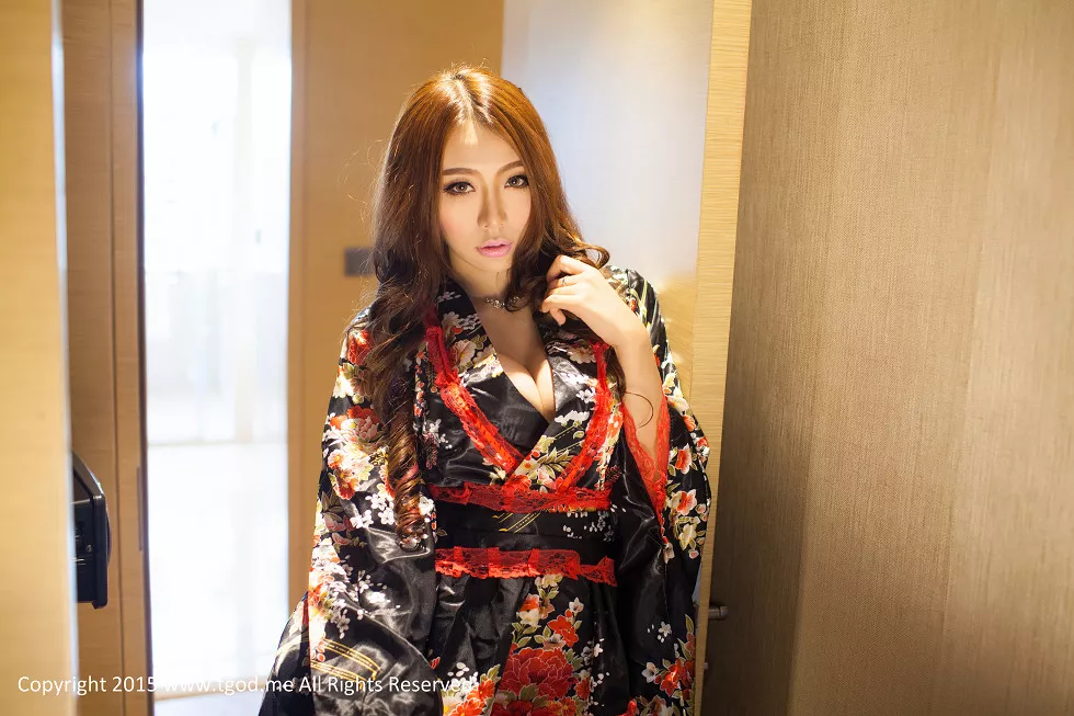 [TGOD推女神]2015.03.12_御姐小嘛黑网丝袜居家私房诱人豪乳写真73P