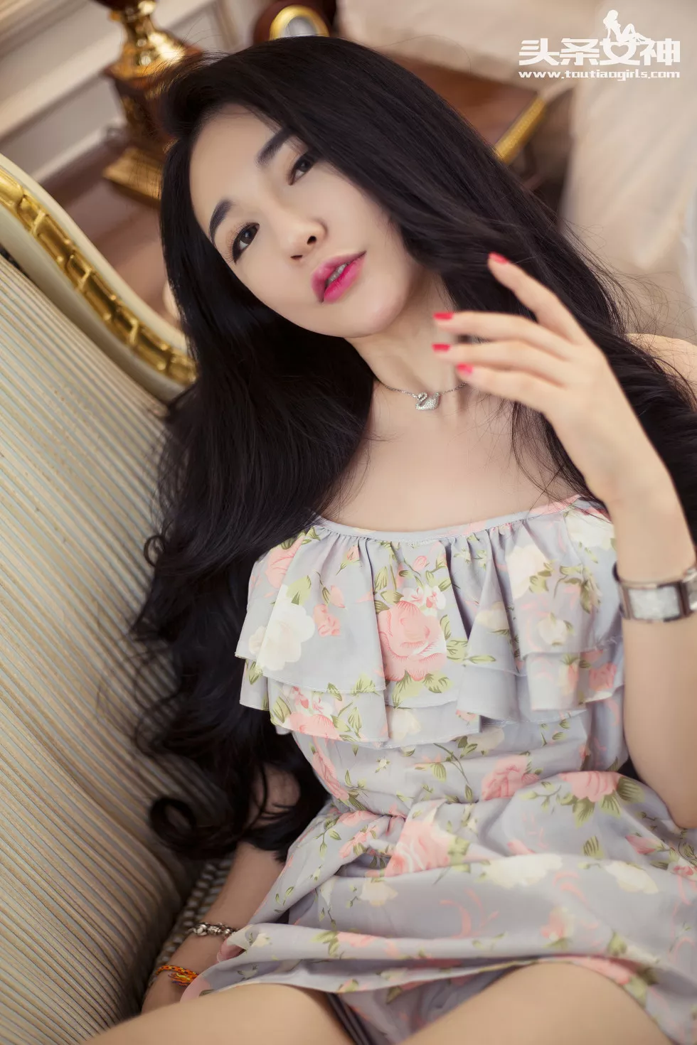 [Toutiao头条女神]No.025_嫩模耿珊珊居家花裙清爽迷人红唇性感写真32P