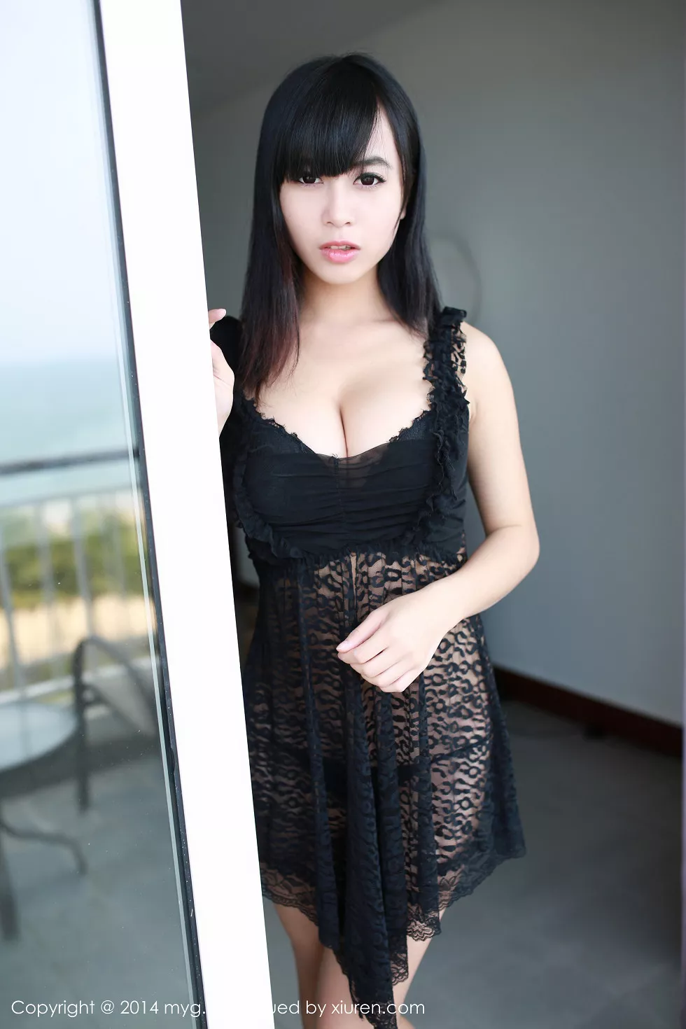 [MyGirl美媛馆]Vol.033_嫩模黄可christine红色情趣睡裙真空秀豪乳性感写真69P