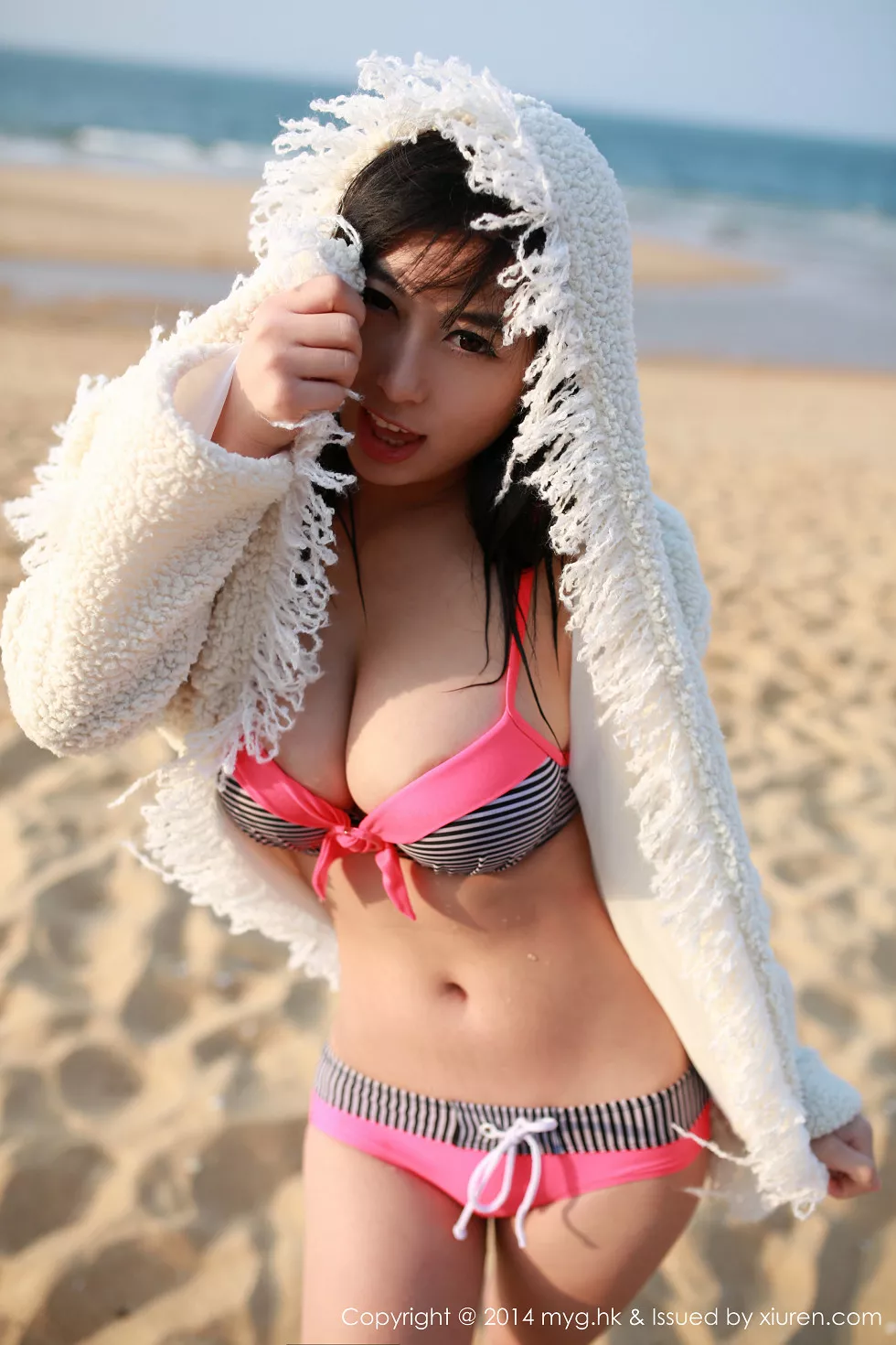 [MyGirl美媛馆]Vol.033_嫩模黄可christine红色情趣睡裙真空秀豪乳性感写真69P