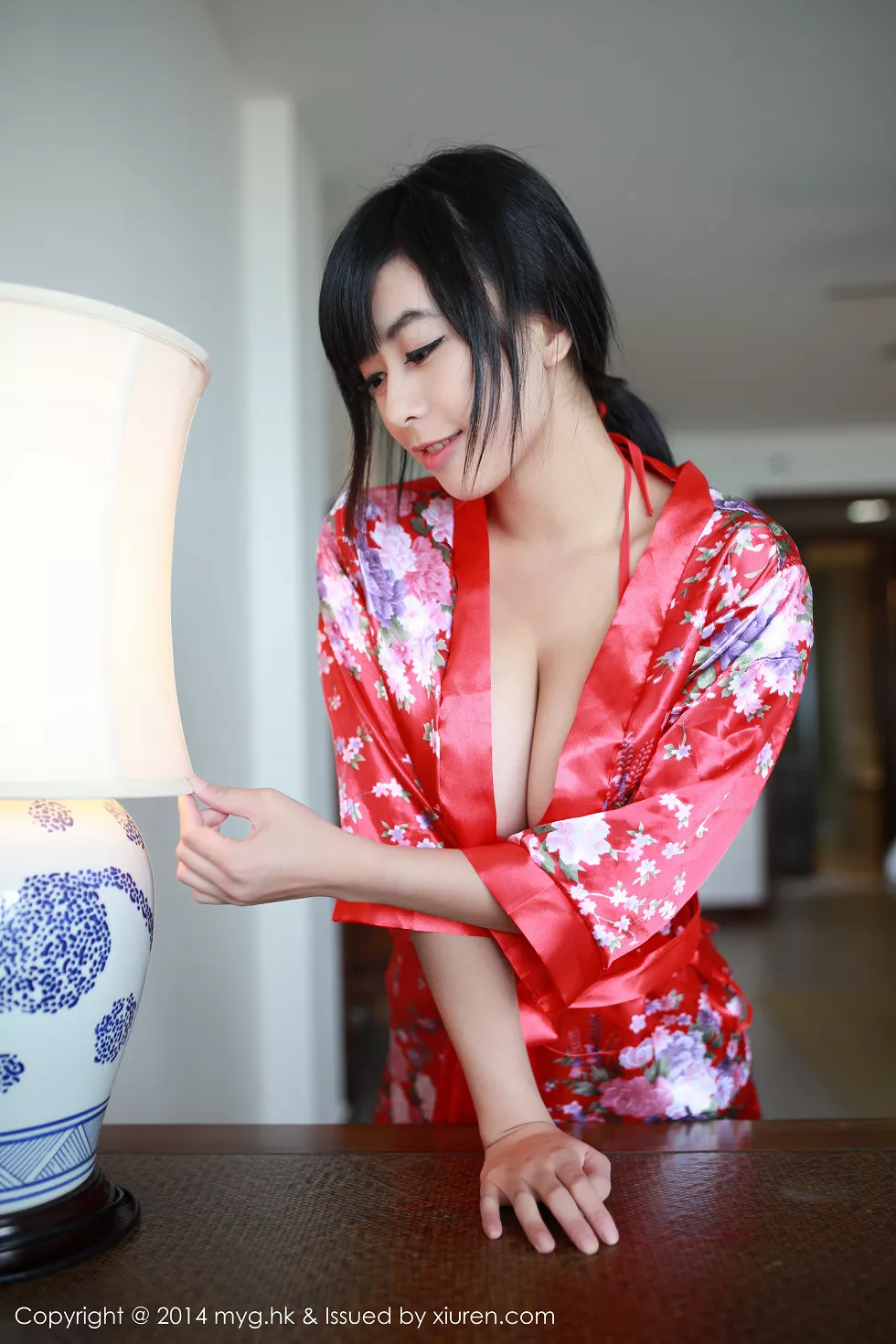 [MyGirl美媛馆]Vol.033_嫩模黄可christine红色情趣睡裙真空秀豪乳性感写真69P