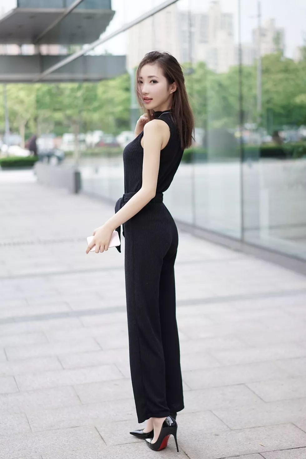 嫩模女神尤美Yumi居家私房诱人酮体大尺度秀美乳写真30P