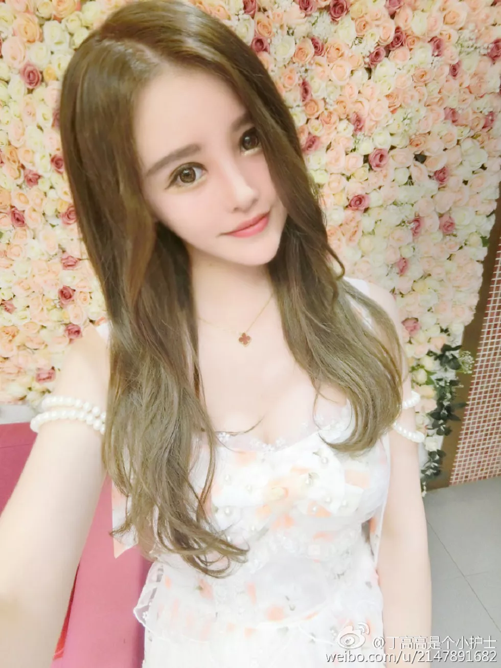 嫩模丁高高是个小护士性感自拍美图微博写真150P