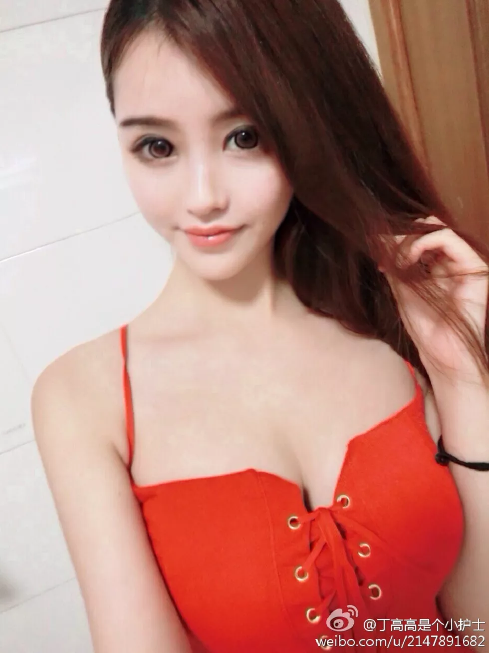 嫩模丁高高是个小护士性感自拍美图微博写真150P