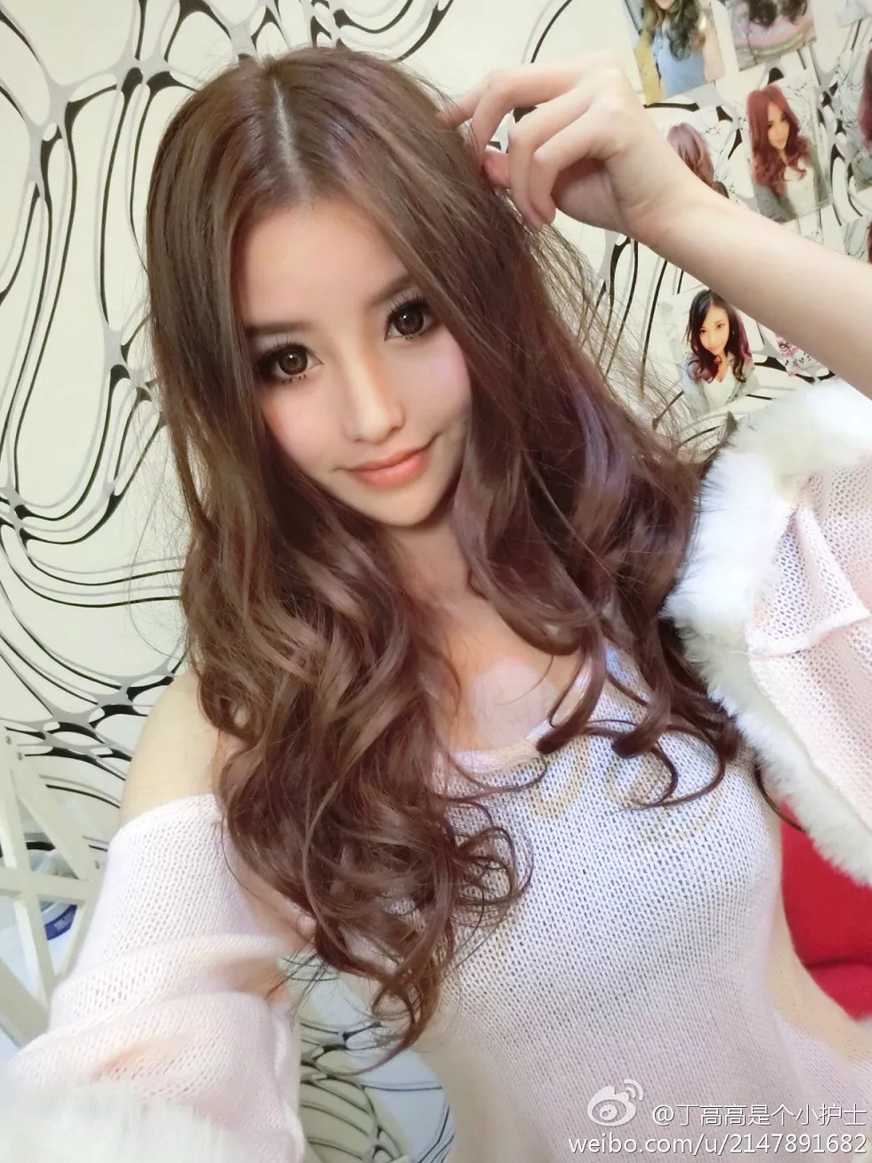 嫩模丁高高是个小护士性感自拍美图微博写真150P
