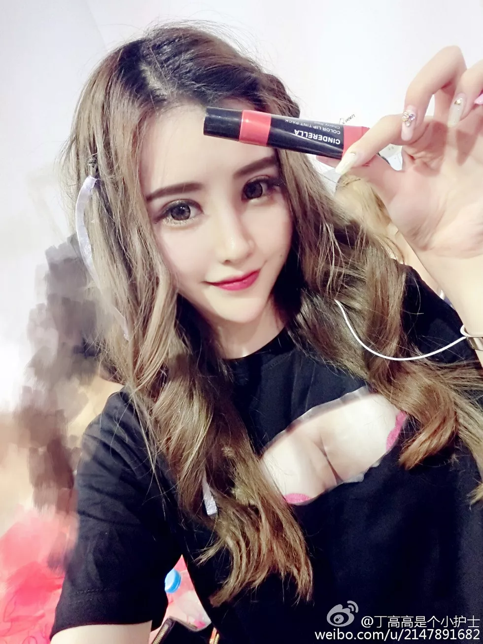 嫩模丁高高是个小护士性感自拍美图微博写真150P