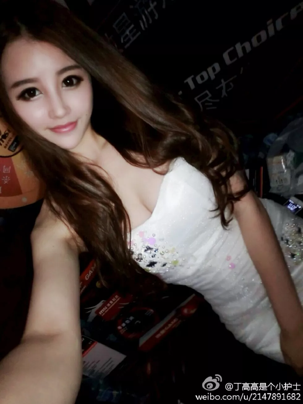 嫩模丁高高是个小护士性感自拍美图微博写真150P