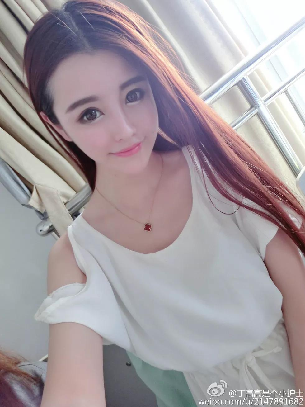 嫩模丁高高是个小护士性感自拍美图微博写真150P