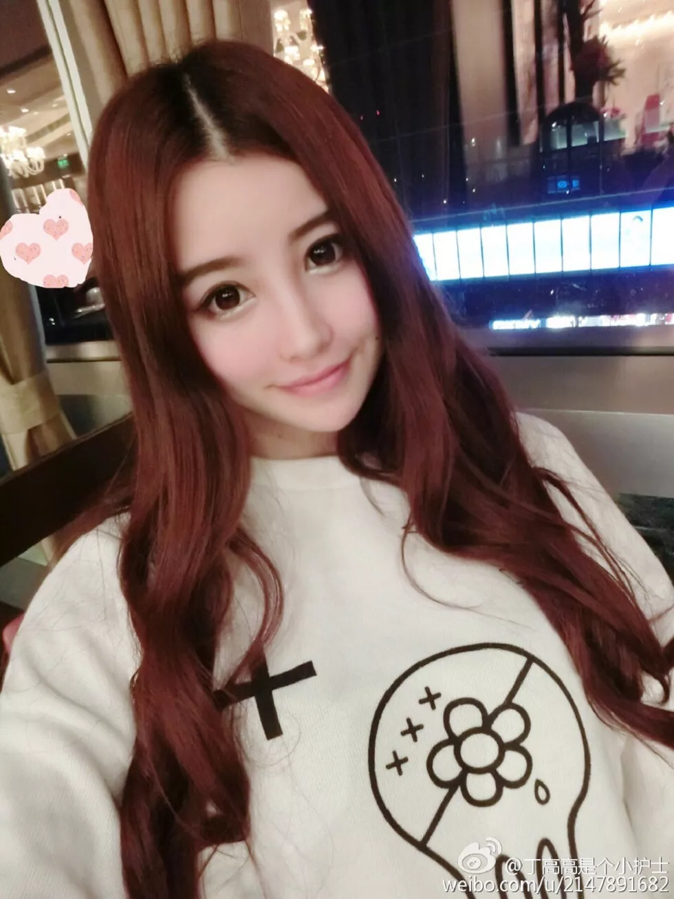 嫩模丁高高是个小护士性感自拍美图微博写真150P