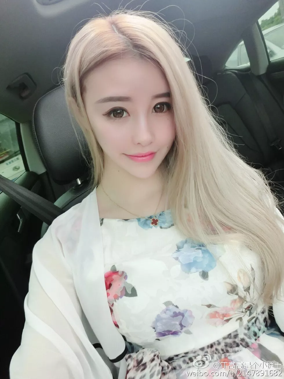 嫩模丁高高是个小护士性感自拍美图微博写真150P
