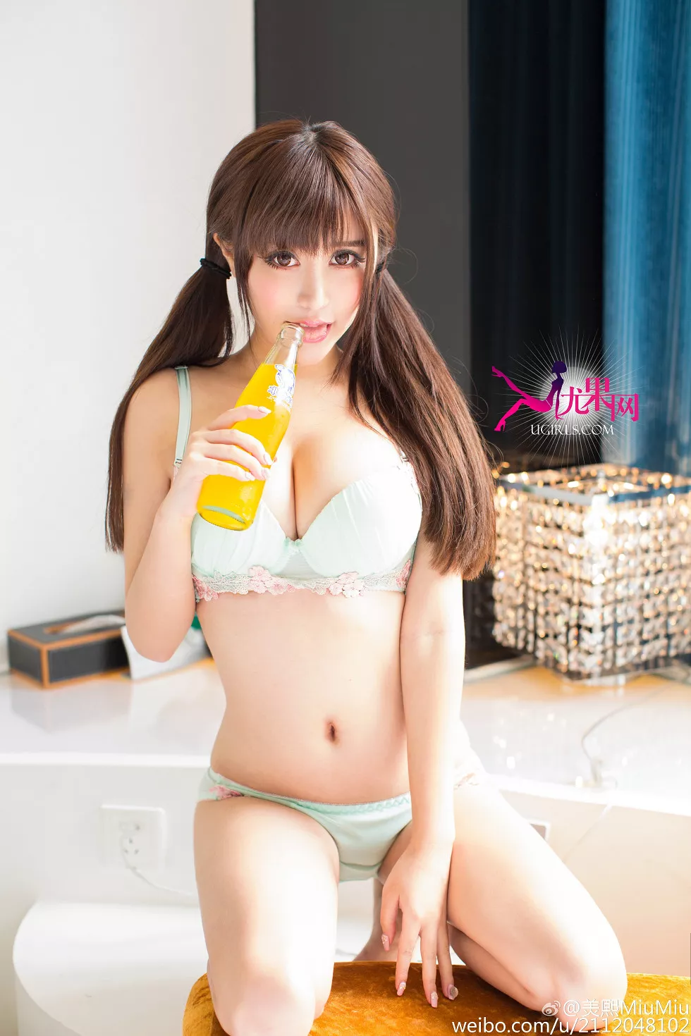 混血嫩模美熙MiuMiu完美身材火辣喷血大尺度微博写真456P