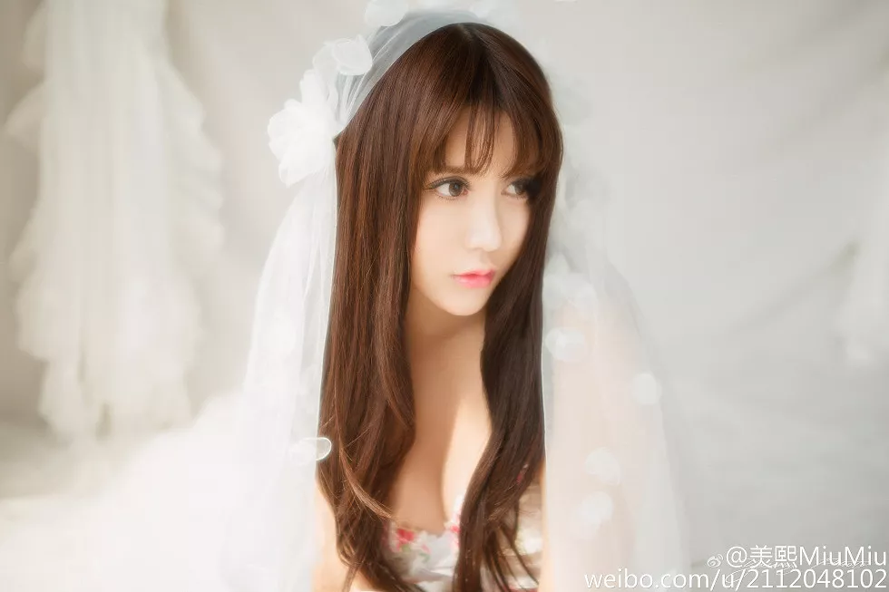 混血嫩模美熙MiuMiu完美身材火辣喷血大尺度微博写真456P