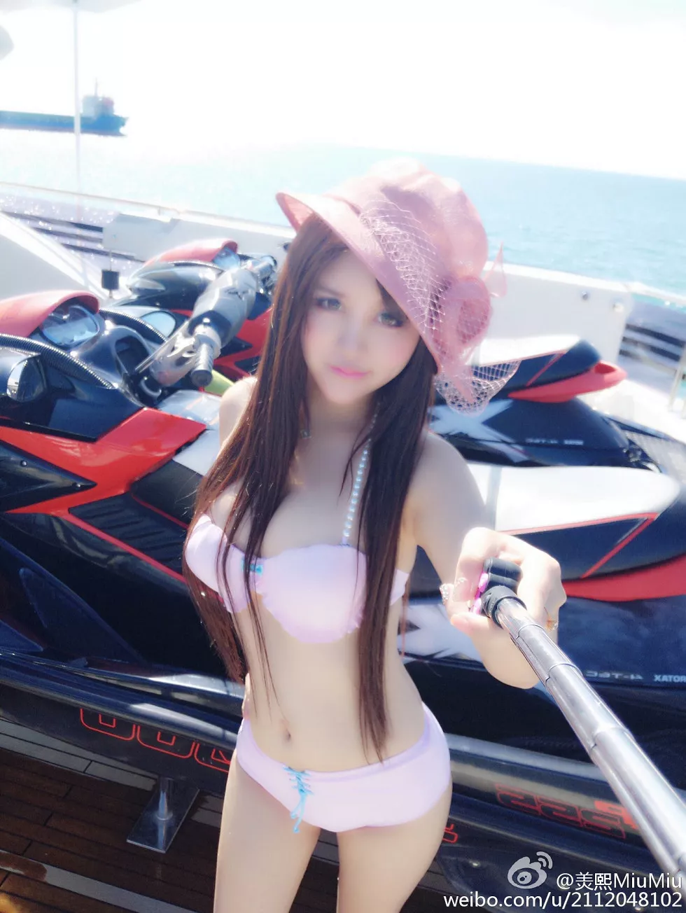 混血嫩模美熙MiuMiu完美身材火辣喷血大尺度微博写真456P