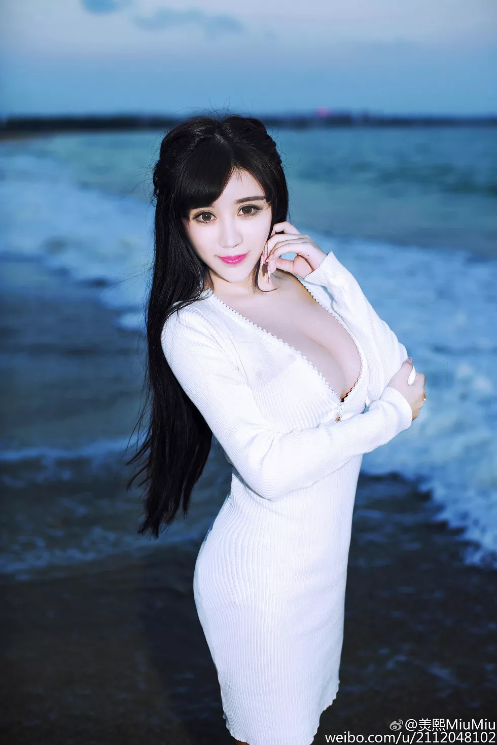 混血嫩模美熙MiuMiu完美身材火辣喷血大尺度微博写真456P