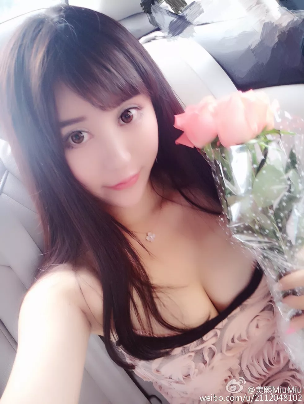 混血嫩模美熙MiuMiu完美身材火辣喷血大尺度微博写真456P