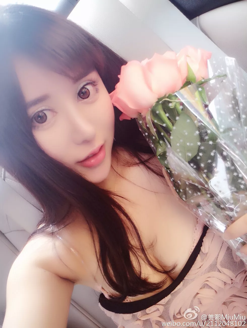 混血嫩模美熙MiuMiu完美身材火辣喷血大尺度微博写真456P