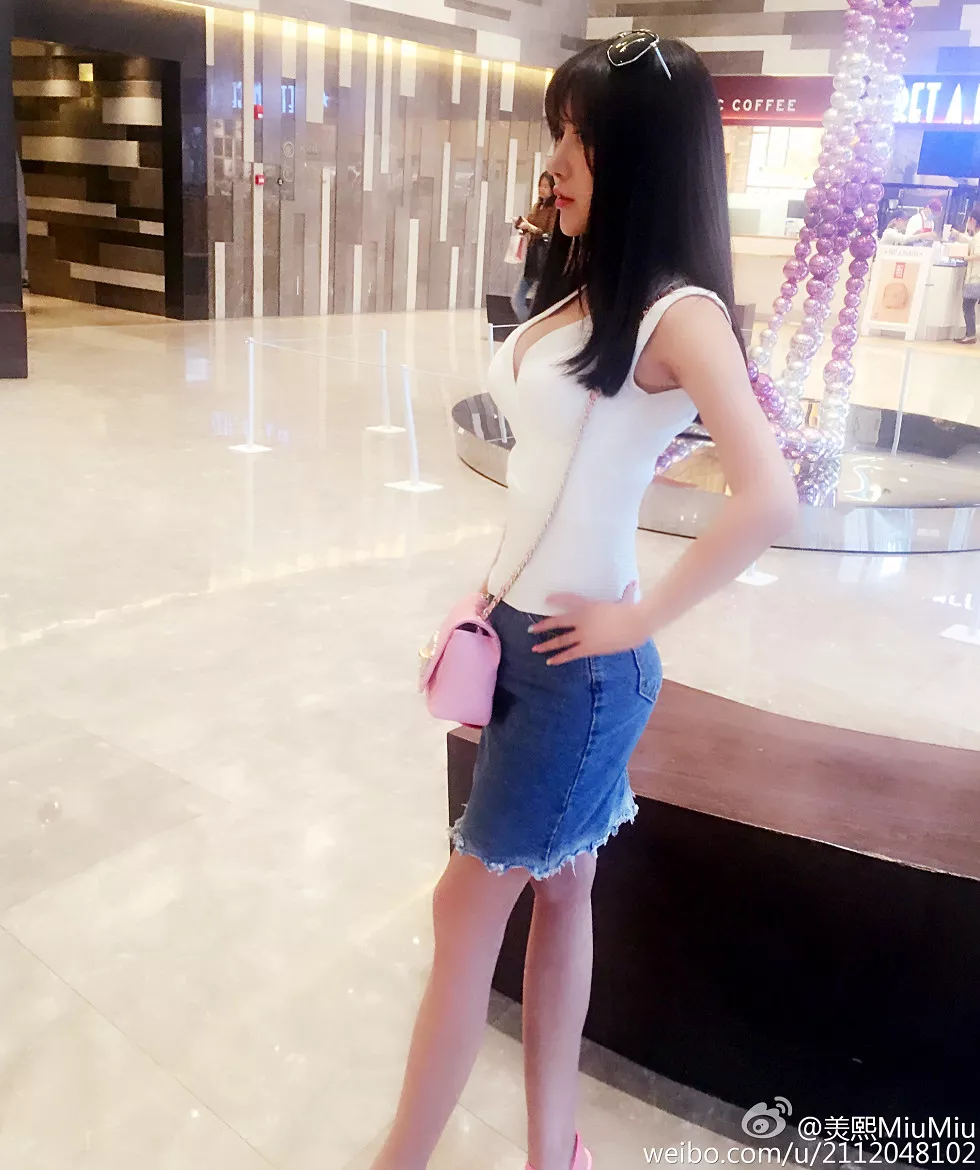混血嫩模美熙MiuMiu完美身材火辣喷血大尺度微博写真456P