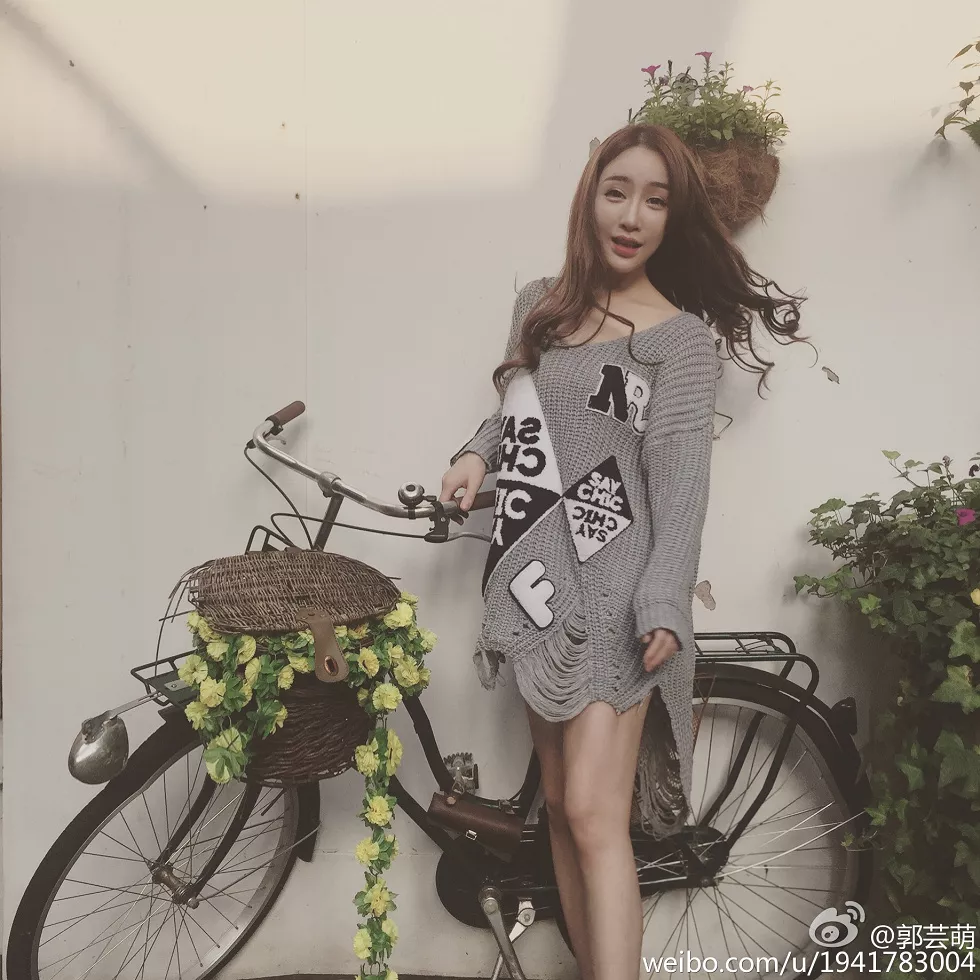 美女嫩模郭芸萌性感自拍美图写真微博合集270P